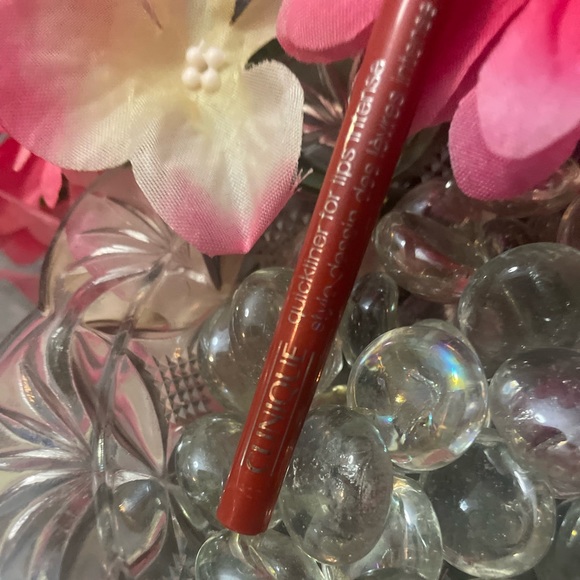 ⚜️3/$25⚜️ 💄CLINIQUE QUICKLINER FOR LIPS INTENSE💄04 INTENSE CAYENNE💄 - Picture 3 of 5
